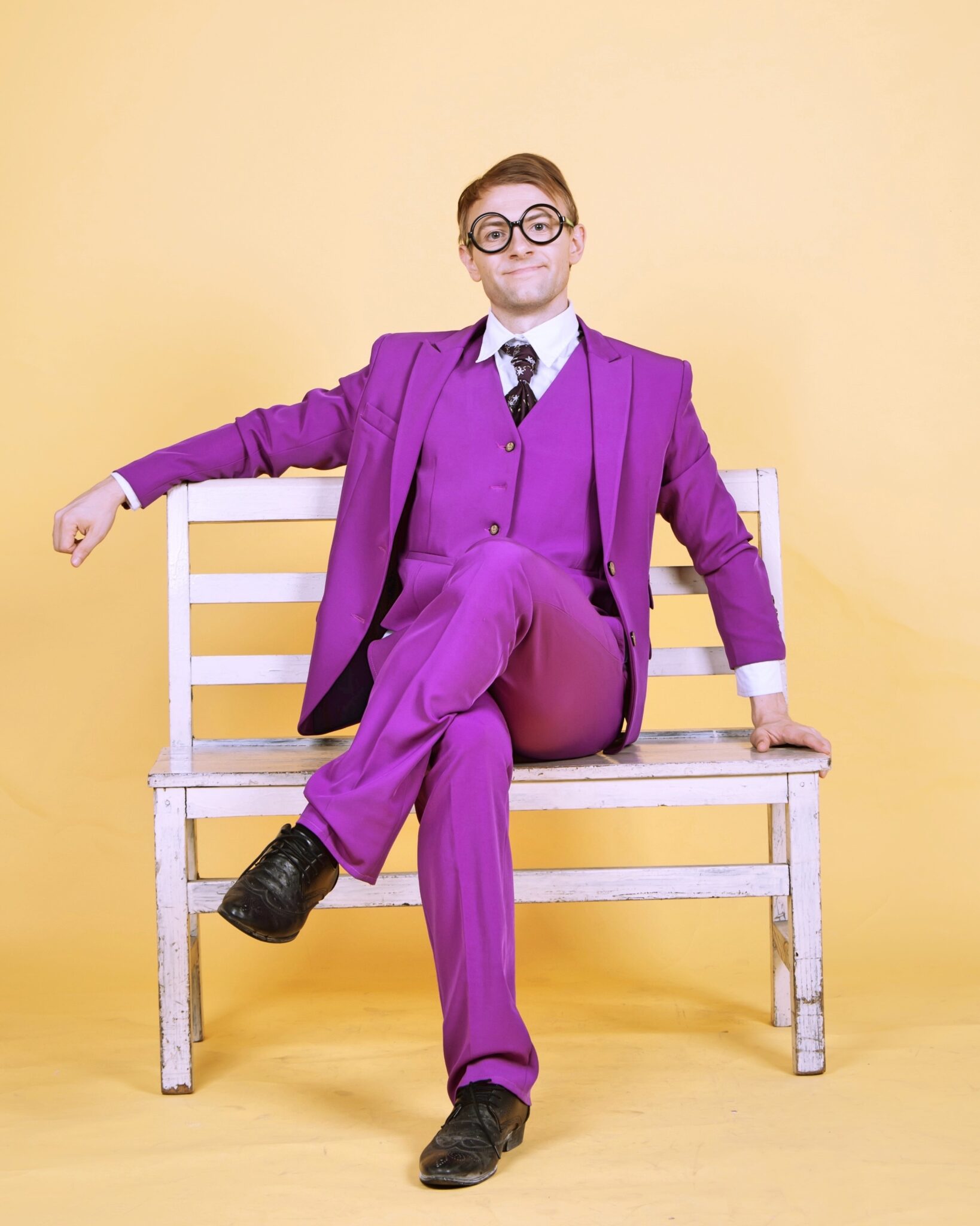 From Classic to Bold: The Best Suit Colors for Men in 2024